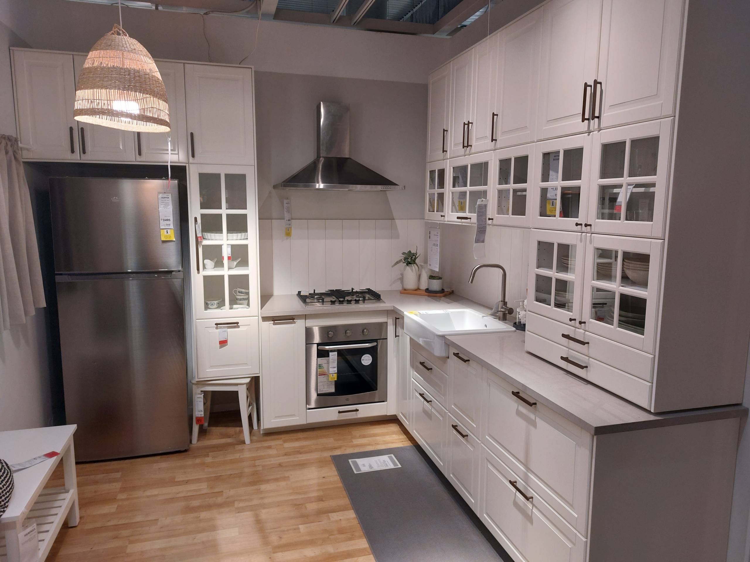 Maximizing Space and Efficiency: Organizing an Overflowing Kitchen